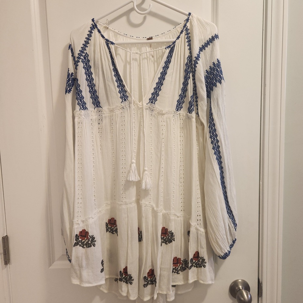 Free People Embroidered Boho Mini Dress Ivory Blue White Tassel Eyelet Small - Picture 4 of 12